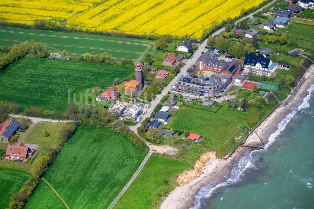 Dahmeshöved von oben - Leuchtturm als historisches Seefahrtszeichen Leuchtturm Dahmeshöved in Dahmeshöved im Bundesland Schleswig-Holstein, Deutschland