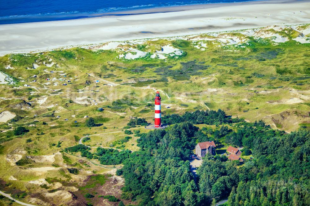 Luftbild Nebel - Leuchtturm als historisches Seefahrtzeichen Amrum in Nebel auf Amrum im Bundesland Schleswig-Holstein, Deutschland