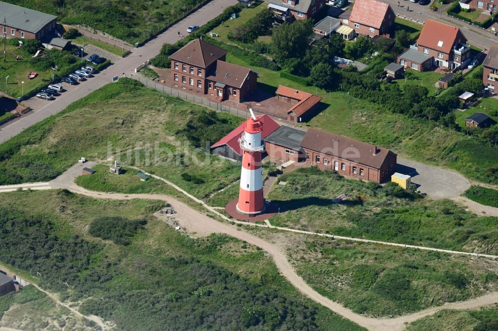 Luftbild Borkum - Leuchtturm als Seefahrtszeichen im Küstenbereich der Nordsee in Borkum im Bundesland Niedersachsen