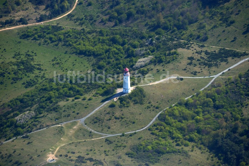 Insel Hiddensee aus der Vogelperspektive: Leuchtturm Dornbusch als historisches Seefahrtszeichen im Küstenbereich der Ostsee in Insel Hiddensee im Bundesland Mecklenburg-Vorpommern