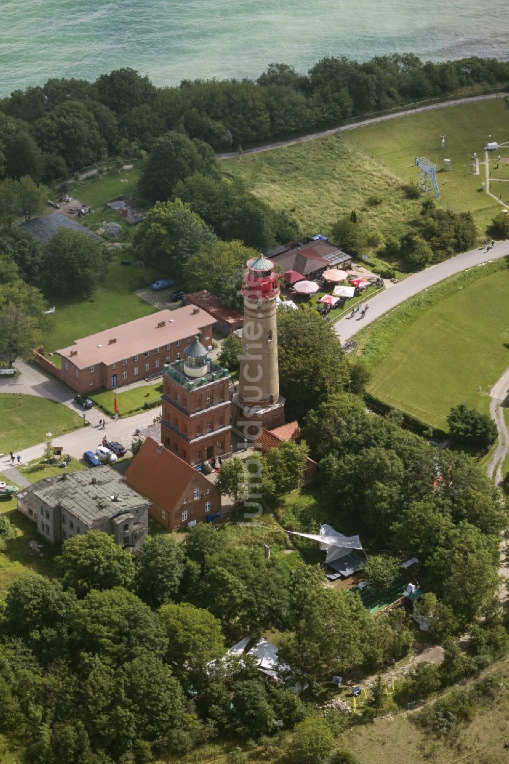 Putgarten aus der Vogelperspektive: Leuchtturm und Peilturm Schinkelturm in Kap Arkona auf der Insel Rügen im Bundesland Mecklenburg-Vorpommern