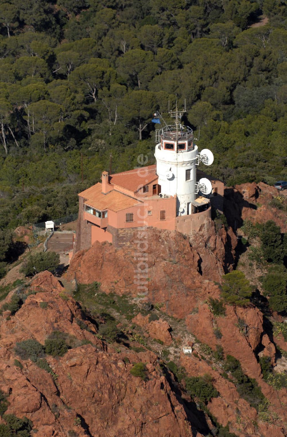 Luftbild Agay - Leuchtturm Phare Lighthouse Dramont bei Agay an der Cote d'Azur in Frankreich