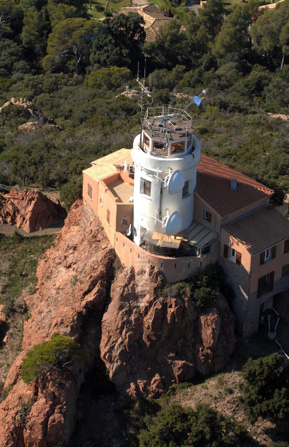 Agay von oben - Leuchtturm Phare Lighthouse Dramont bei Agay an der Cote d'Azur in Frankreich