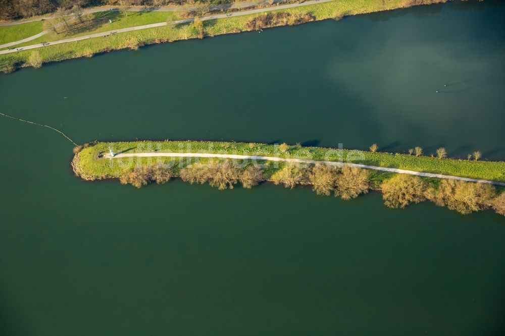 Bochum aus der Vogelperspektive: Leuchtturm im Uferbereich der Ruhr auf der Landzungen- Halbinsel am Oelbach in Bochum im Bundesland Nordrhein-Westfalen