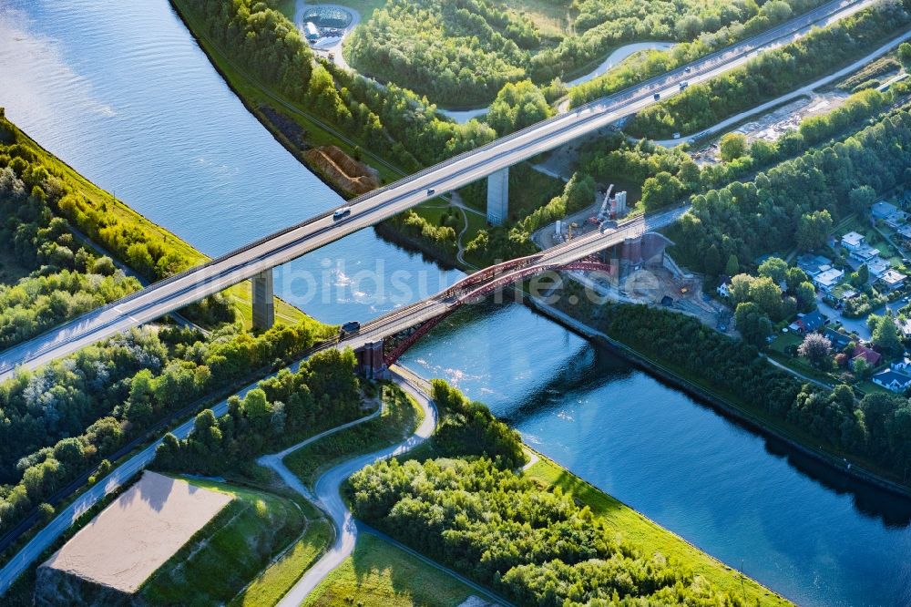 Luftaufnahme Kiel - Levensauer Hochbrücke im Norden von Kiel im Bundesland Schleswig-Holstein