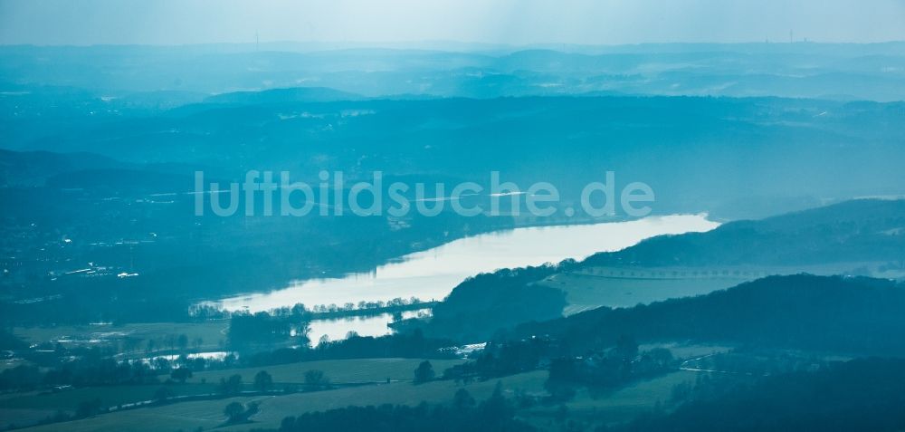 Witten aus der Vogelperspektive: Licht- Reflexionen auf dem Kemnader Stausee in Herbede im Bundesland Nordrhein-Westfalen