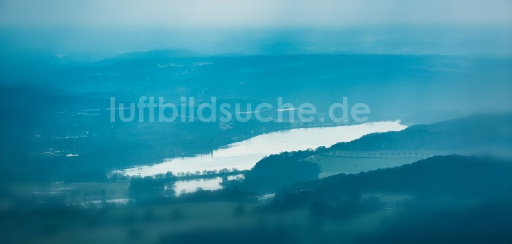 Witten aus der Vogelperspektive: Licht- Reflexionen auf dem Kemnader Stausee in Herbede im Bundesland Nordrhein-Westfalen