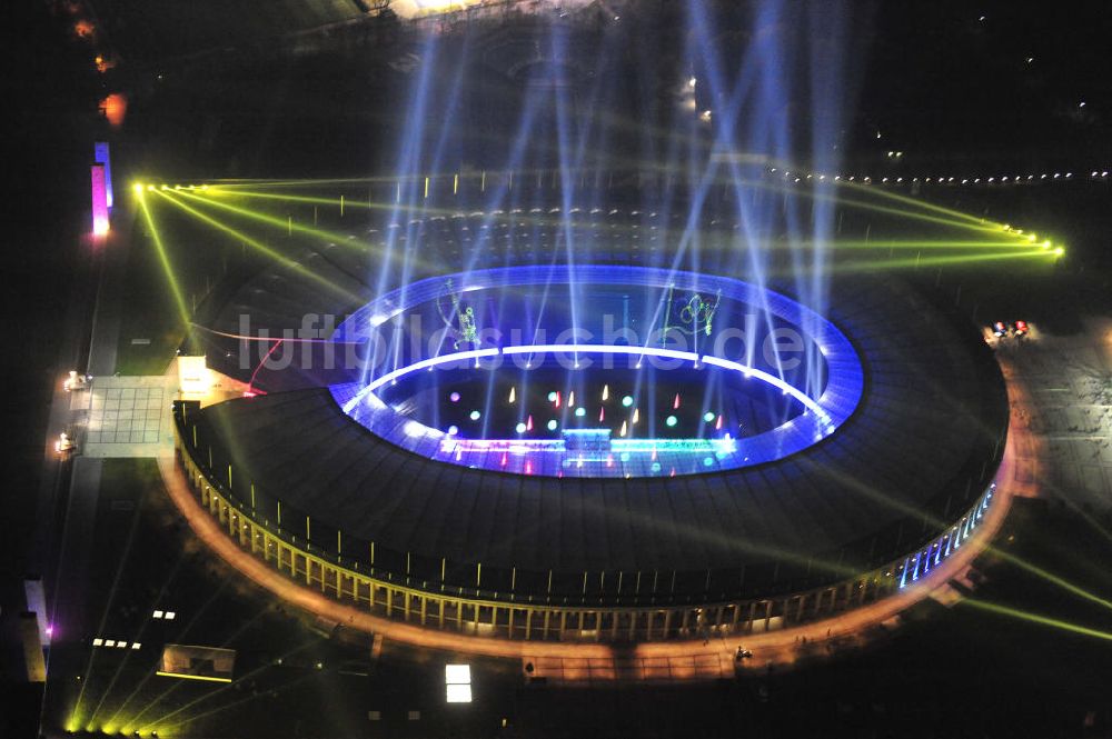 Berlin aus der Vogelperspektive: Lichtshow Night of Lights im Olympiastadion Berlin