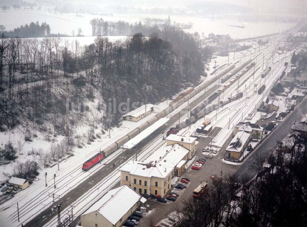 Österreich aus der Vogelperspektive: LIDL - Logistikzug auf der Strecke Lambach - Villach in Österreich.