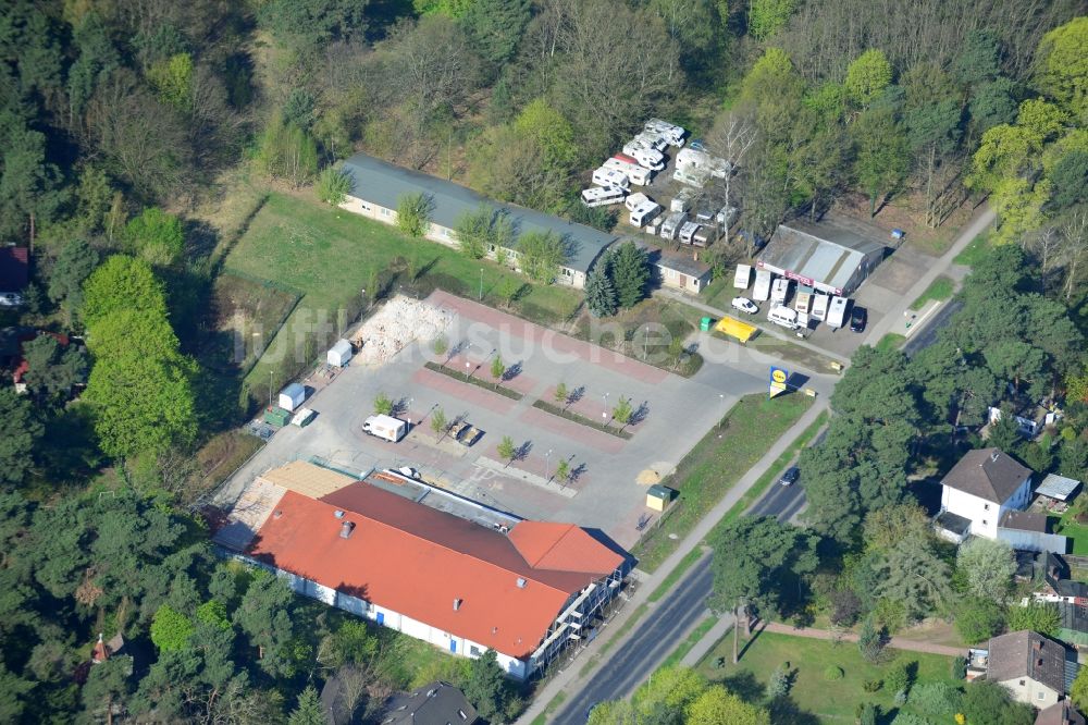 Falkensee von oben - LIDL Supermarkt an der Falkenhagener Straße in Falkensee im Bundesland Brandenburg