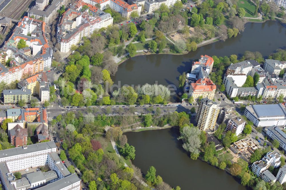 Luftbild Berlin - Lietzenseebrücke in Berlin-Charlottenburg