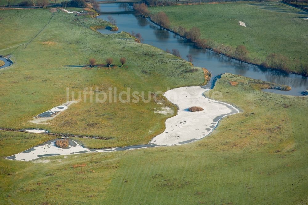 Luftaufnahme Hamm - Lippe- Auen Grasflächen- Strukturen einer Feld- Landschaft in Hamm im Bundesland Nordrhein-Westfalen