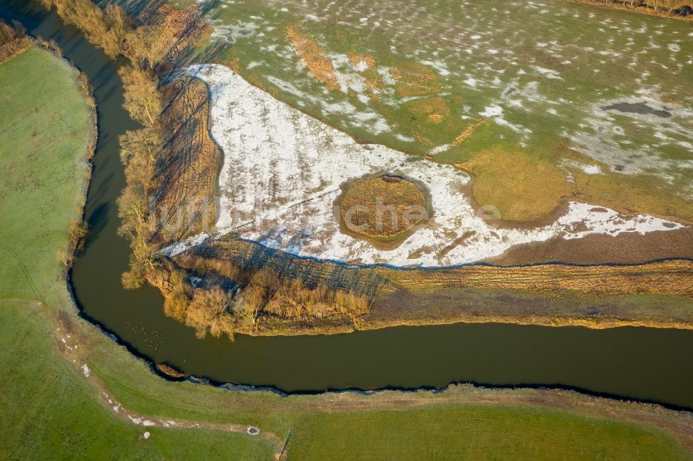 Hamm aus der Vogelperspektive: Lippe- Auen Grasflächen- Strukturen einer Feld- Landschaft in Hamm im Bundesland Nordrhein-Westfalen