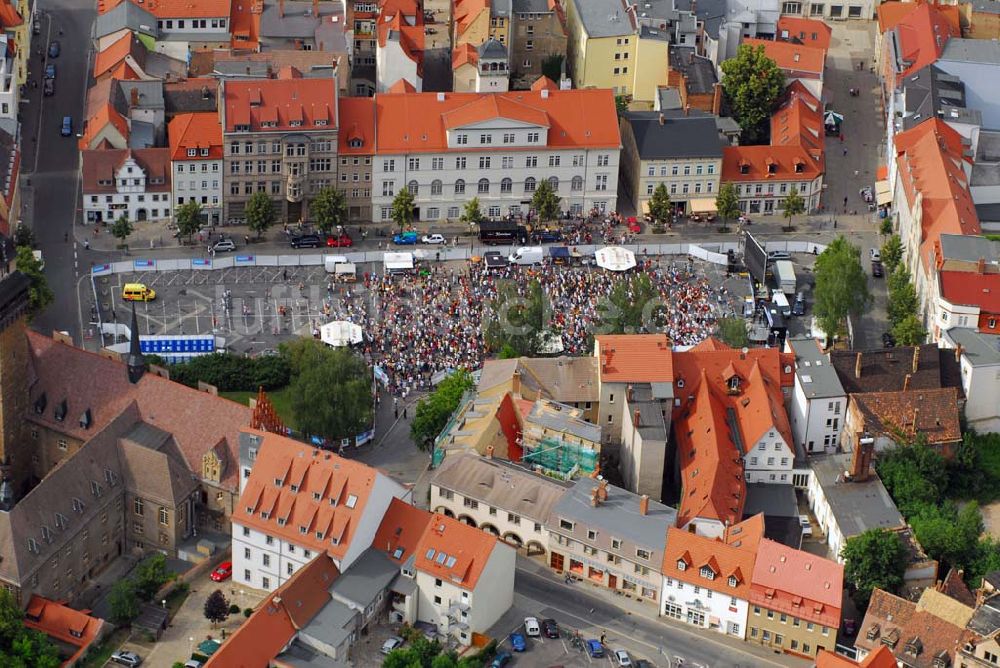 Zeitz aus der Vogelperspektive: Liveübertragung auf dem Marktplatz