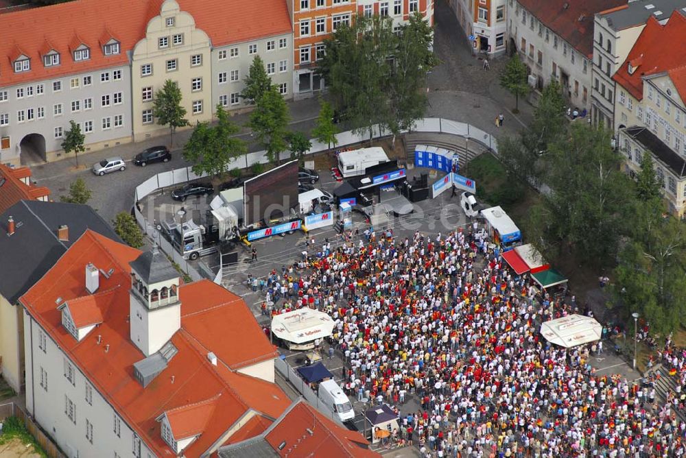 Zeitz aus der Vogelperspektive: Liveübertragung auf dem Marktplatz