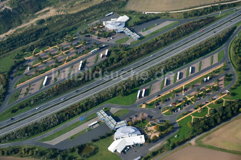 Plaaz von oben - LKW- Abstellflächen an der Autobahn- Raststätte und Parkplatz der BAB A19 in Plaaz im Bundesland Mecklenburg-Vorpommern, Deutschland