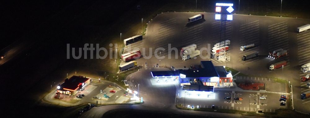 Luftbild Sandersdorf-Brehna - LKW- Abstellflächen an der Autobahn- Raststätte und Parkplatz der BAB A9 zur B183 in Sandersdorf-Brehna im Bundesland Sachsen-Anhalt