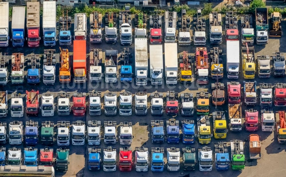 Luftbild Dortmund - LKW- Abstellflächen und Freiflächen- Lager der Stellfeld & Ernst GmbH am Niedersachsenweg im Ortsteil Brackel in Dortmund im Bundesland Nordrhein-Westfalen, Deutschland