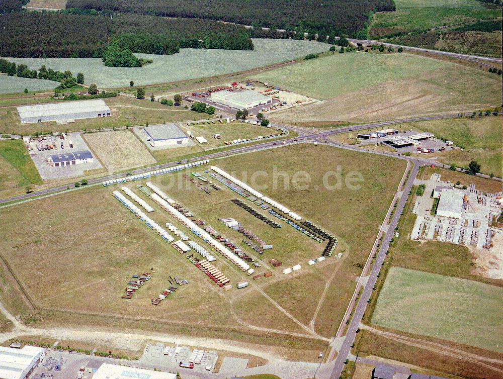 Luftaufnahme Liebenthal - LKW- Abstellflächen und Freiflächen- Lager der Thiele KG in Liebenthal im Bundesland Brandenburg, Deutschland