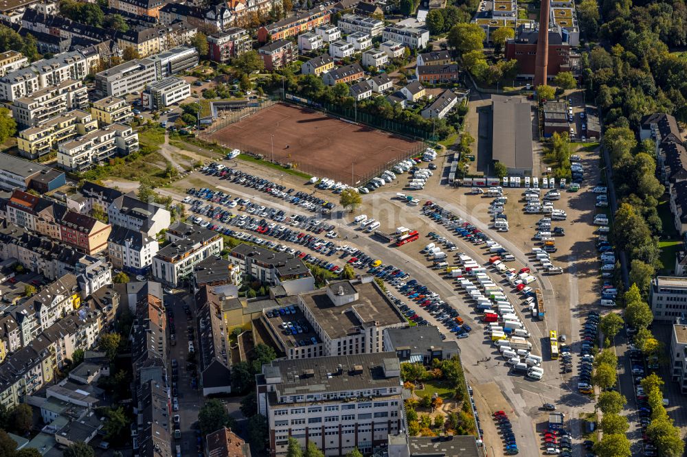 Luftbild Essen - LKW- Abstellflächen und Parkplatz bei der Gregorstraße in Essen im Bundesland Nordrhein-Westfalen, Deutschland