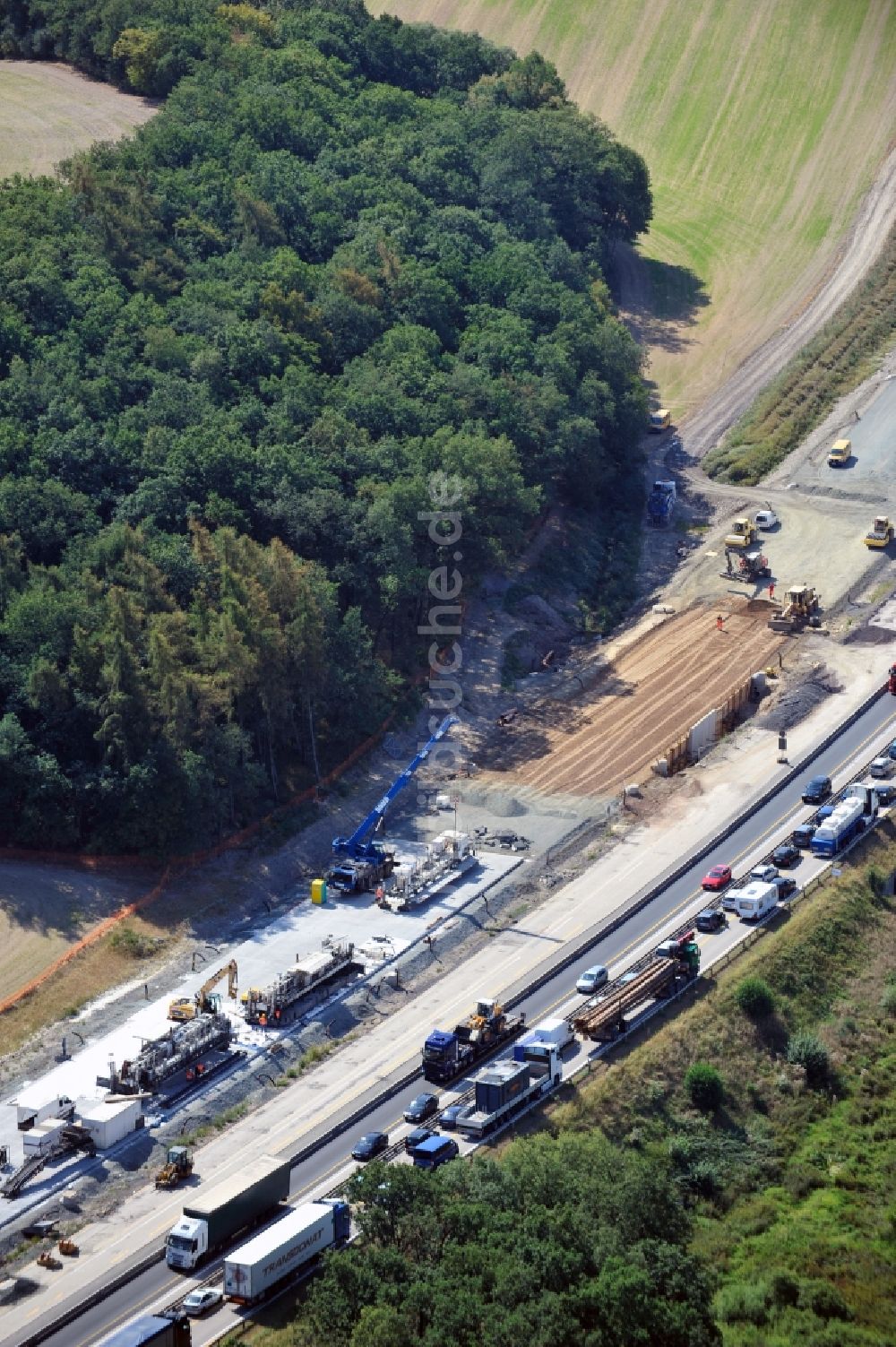 Luftaufnahme Triptis - LKW- Stau im Rahmen der Ausbau- Arbeiten und Baustellen an der Streckenführung der BAB Bundesautobahn A9 bei Triptis in Thüringen