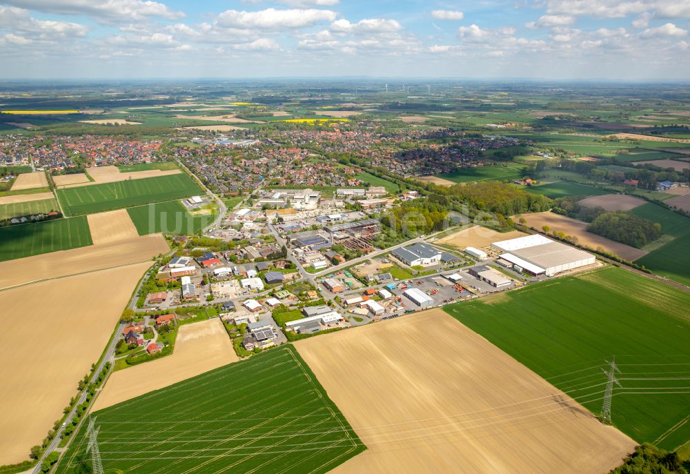 Drensteinfurt aus der Vogelperspektive: Ländliches Industrie- und Gewerbegebiet in Drensteinfurt im Bundesland Nordrhein-Westfalen, Deutschland