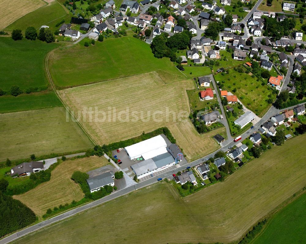 Luftaufnahme Lippertsgrün - Ländliches Industrie- und Gewerbegebiet in Lippertsgrün im Bundesland Bayern, Deutschland