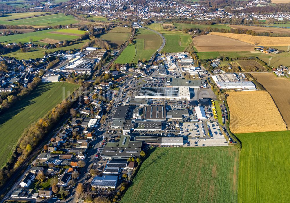 Luftaufnahme Menden (Sauerland) - Ländliches Industrie- und Gewerbegebiet in Menden (Sauerland) im Bundesland Nordrhein-Westfalen, Deutschland