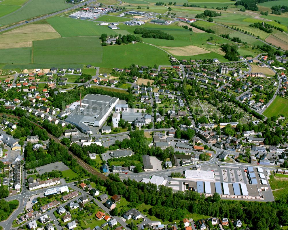 Luftaufnahme Münchberg - Ländliches Industrie- und Gewerbegebiet in Münchberg im Bundesland Bayern, Deutschland