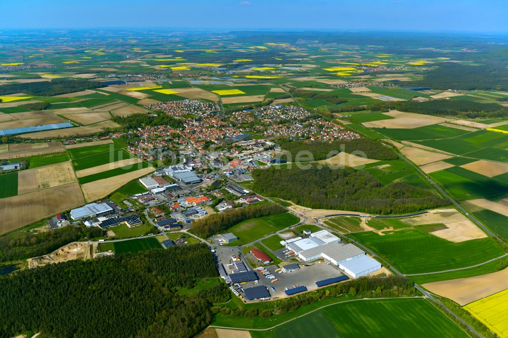 Luftaufnahme Wiesentheid - Ländliches Industrie- und Gewerbegebiet in Wiesentheid im Bundesland Bayern, Deutschland