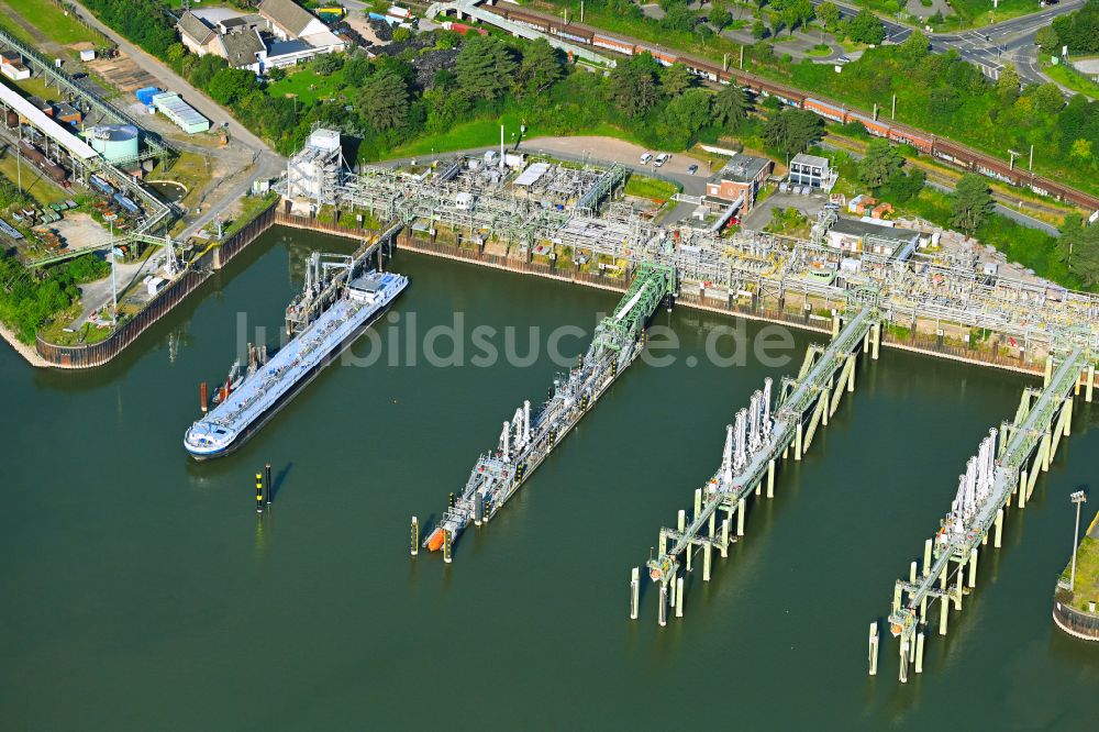 Köln von oben - LNG Flüssiggas Terminal am Ufer des Flußverlaufes des Rhein in Köln im Bundesland Nordrhein-Westfalen, Deutschland