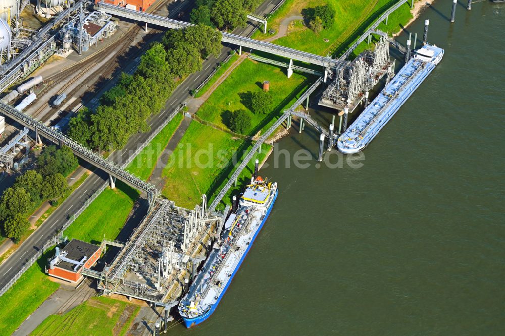 Luftbild Köln - LNG Flüssiggas Terminal am Ufer des Rhein in Köln im Bundesland Nordrhein-Westfalen, Deutschland