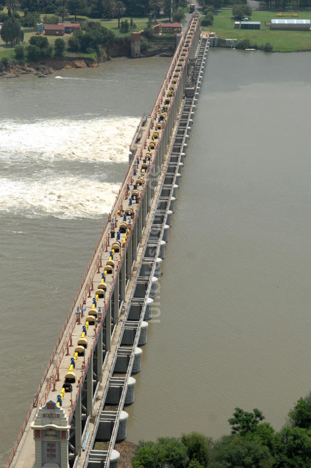 Lochvaal aus der Vogelperspektive: Lochvaal Staudamm - The Vaal Dam near Lochvaal