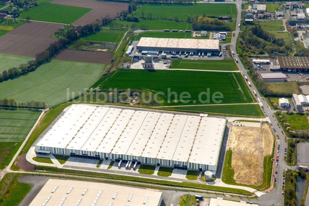 Luftaufnahme Rhynern - Logistikzentrum der Baumarkt- Handelskette Hellweg im Gewerbegebiet von Rhynern im Bundesland Nordrhein-Westfalen