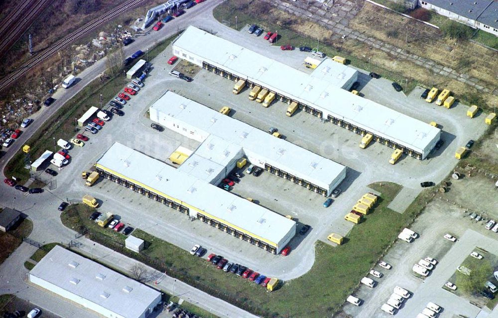 Luftbild Berlin - Mahlsdorf - Logistikzentrum der Deutschen Post an der B1 in Berlin - Mahlsdorf. 09.04.2002