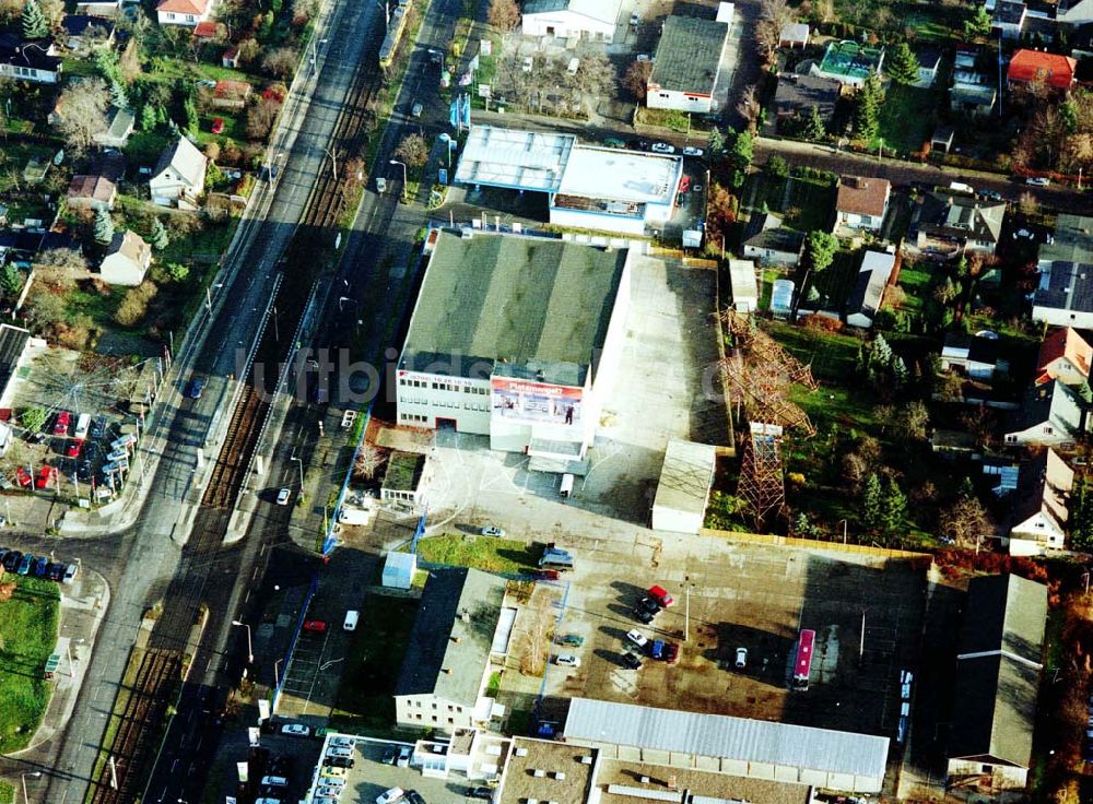 Berlin - Hohenschönhausen aus der Vogelperspektive: Logistikzentrum der DEVON SB - Lagerung an der Hansastraße 216 in 13051 Berlin - Hohenschönhausen (tel.: 030-98313810).