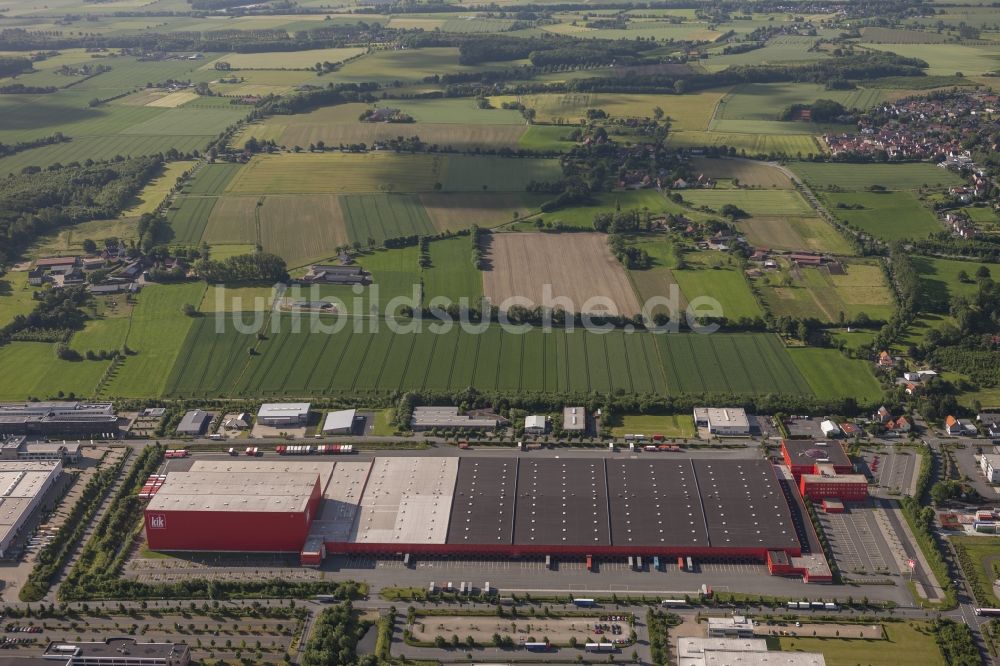 Bönen aus der Vogelperspektive: Logistikzentrum und die Europazentrale der Textilienhandelskette KiK in Bönen in Nordrhein-Westfalen