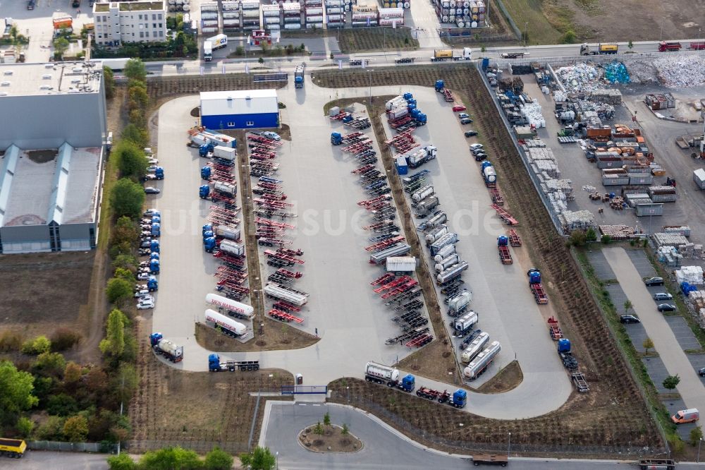 Worms aus der Vogelperspektive: Logistikzentrum auf dem Gelände der Spedition Kube & Kubenz im Industriegebiet Im Langgewann in Worms im Bundesland Rheinland-Pfalz, Deutschland