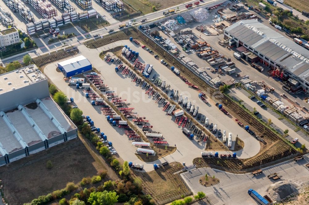 Worms von oben - Logistikzentrum auf dem Gelände der Spedition Kube & Kubenz im Industriegebiet Im Langgewann in Worms im Bundesland Rheinland-Pfalz, Deutschland