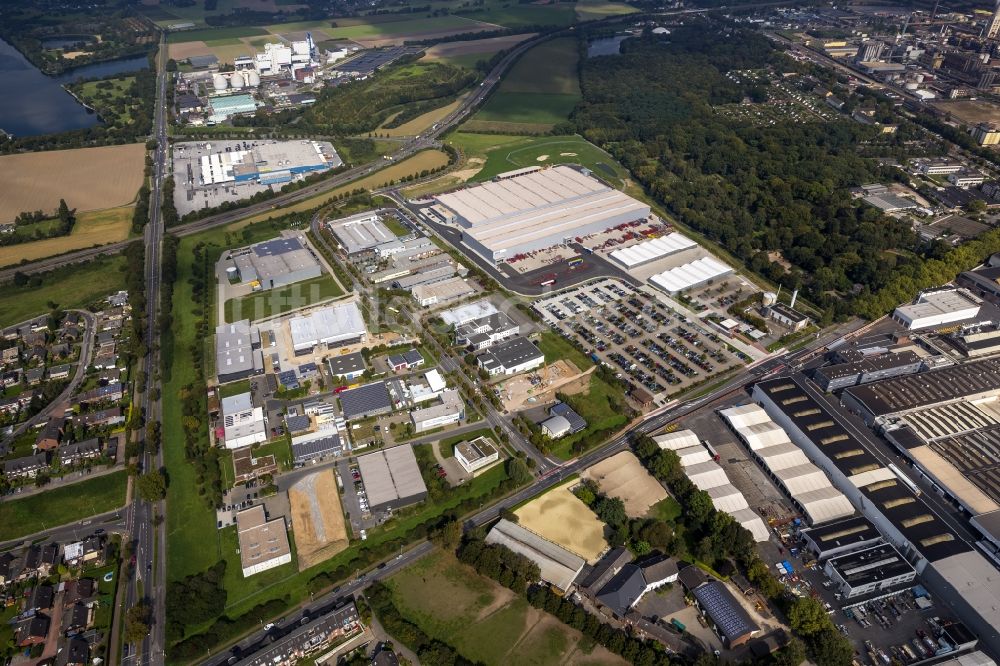 Krefeld aus der Vogelperspektive: Logistikzentrum der Siemens Real Estate an der Duisburger Straße in Krefeld im Bundesland Nordrhein-Westfalen