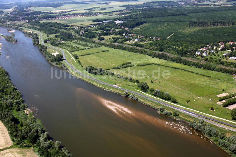 Blois aus der Vogelperspektive: Loire in Blois