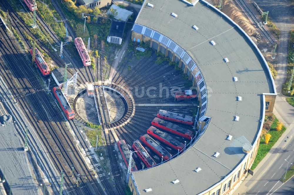 Leipzig von oben - Lokhalle und alter Rundschuppen der Deutschen Bahn an der Rackwitzer Straße in Leipzig