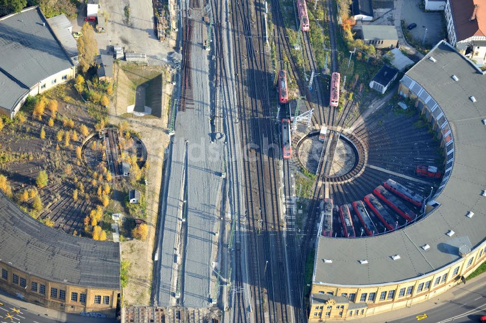 Luftbild Leipzig - Lokhalle und alter Rundschuppen der Deutschen Bahn an der Rackwitzer Straße in Leipzig