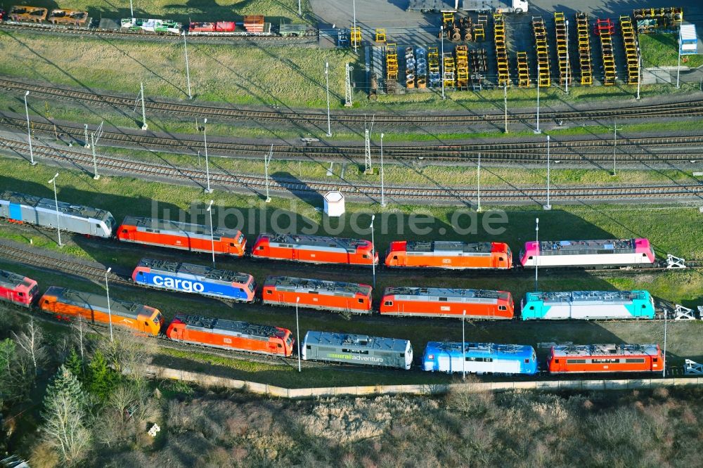 Dessau von oben - Lokomotiven auf dem Werksgelände der DB Fahrzeuginstandhaltung GmbH in Dessau im Bundesland Sachsen-Anhalt, Deutschland