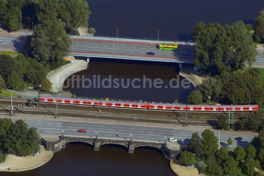 Luftbild Hamburg - Lombardsbrücke und Kennedybrücke