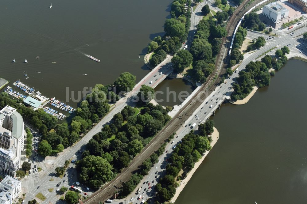 Luftbild Hamburg - Lombardsbrücke und Kennedybrücke in Hamburg, Deutschland