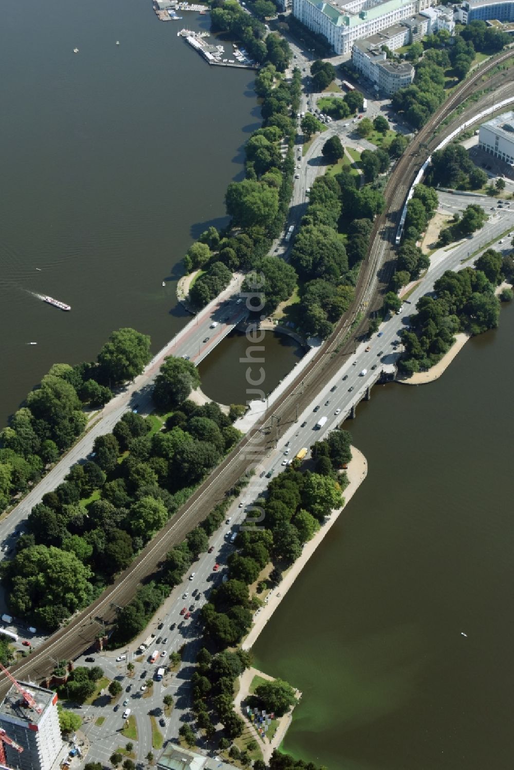 Luftaufnahme Hamburg - Lombardsbrücke und Kennedybrücke in Hamburg, Deutschland