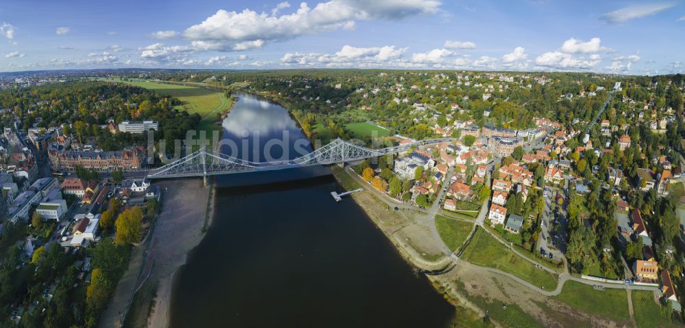 Dresden von oben - Loschwitzer Brücke Blaues Wunder über dem Fluss Elbe in Dresden im Bundesland Sachsen