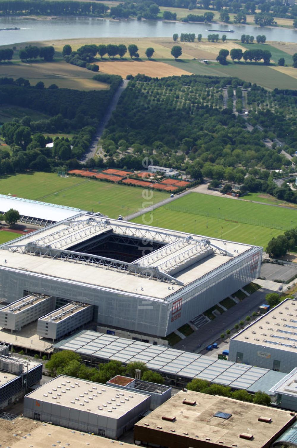 Luftaufnahme DÜSSELDORF - LTU Arena in Düsseldorf