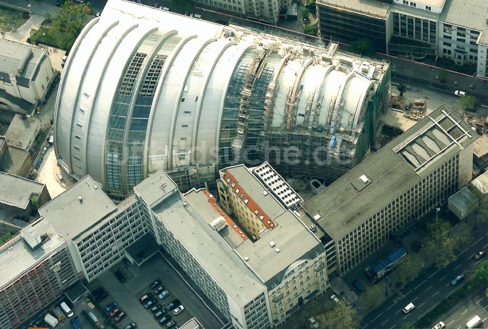 Luftbild Berlin - Charlottenburg - Ludwig-Erhard-Haus der IHK Berlin vor der Fertigstellung.